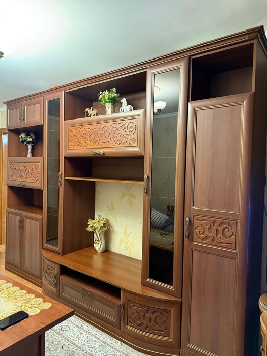 Стенка под телевизор, идеальное состояние