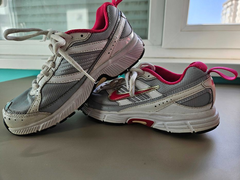 Маратонки за момиче Nike