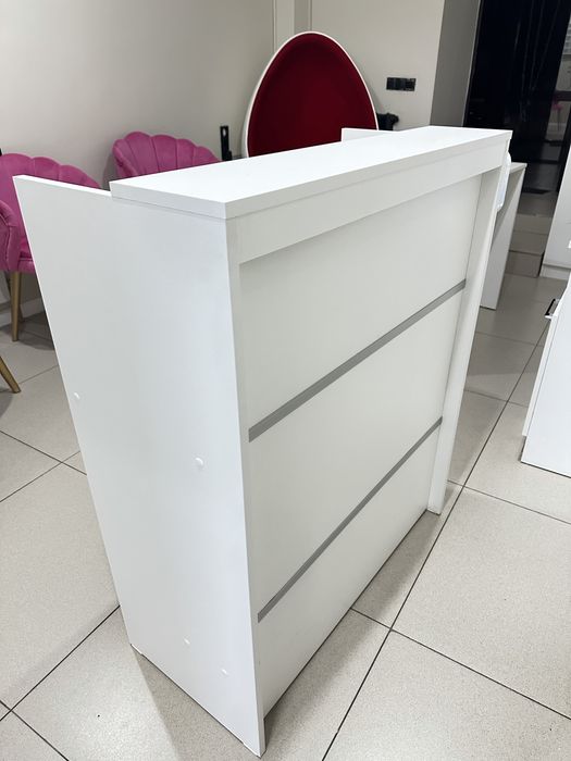 Стойка ресепшна в отличном состоянии