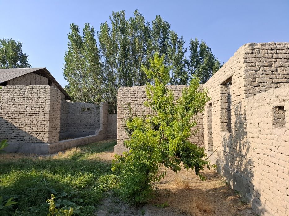 Uchastka sotiladi srochna