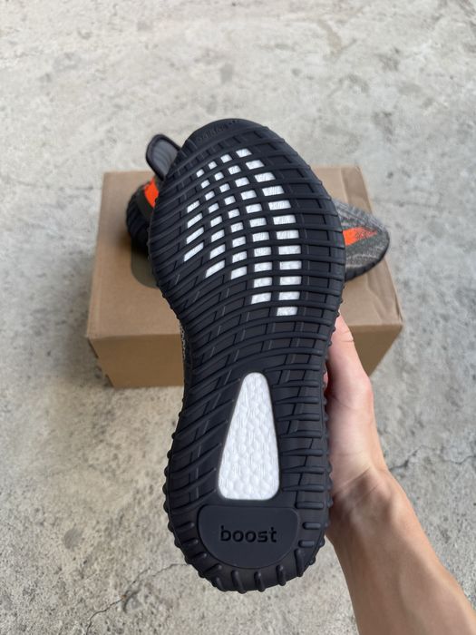 Yeezy 350 V2 Beluga