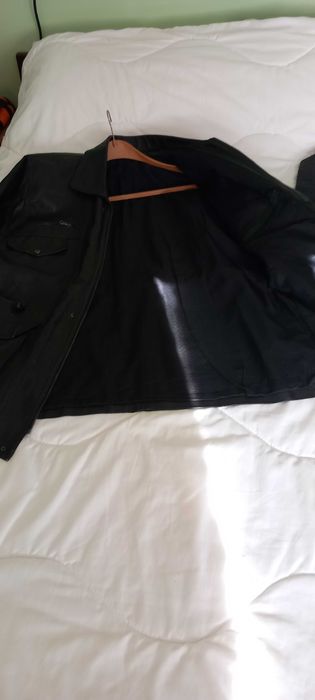 Кожена полушуба, запазена.