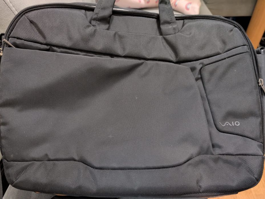 Geantă laptop și USB docking station