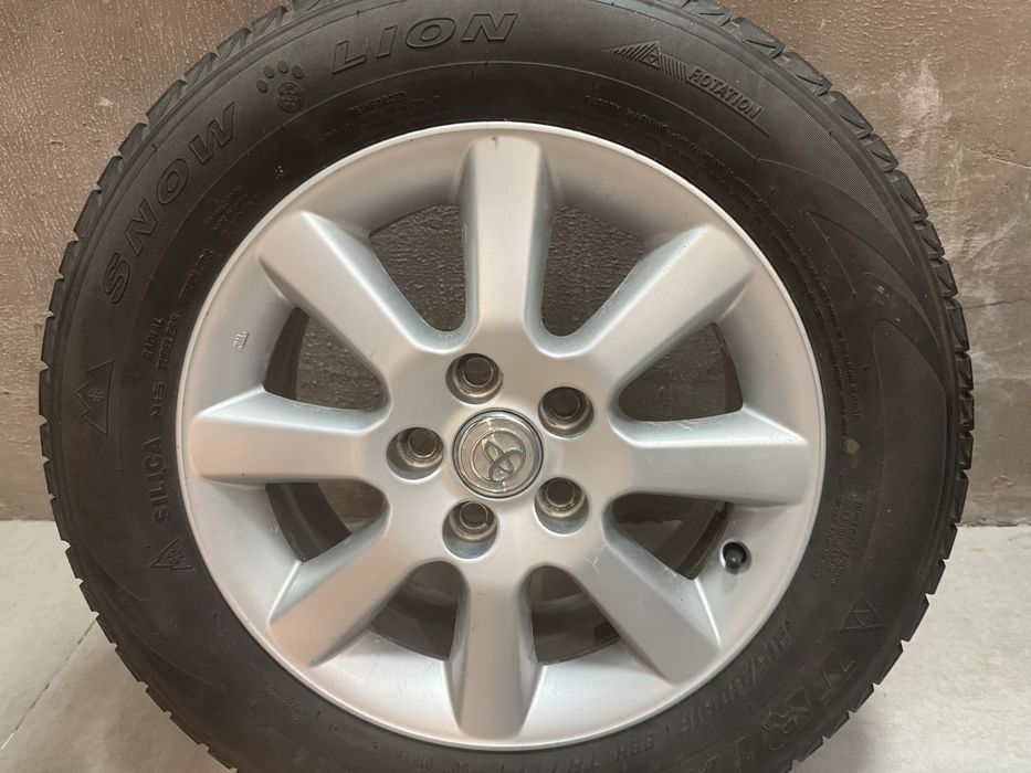 Тайота  диски с резиной