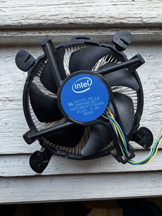 Процесор Intel® Core™ i5-9400F + Оригинален Intel охладител + Подарък Термо Паста