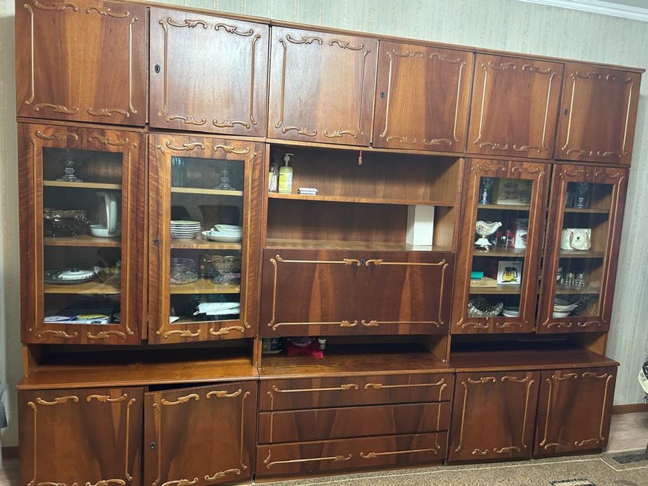 Продам стенку самовывоз