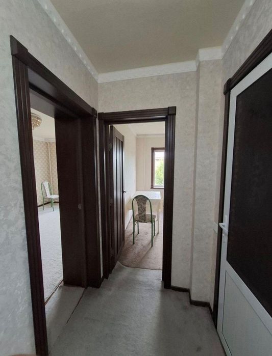 Сдаётся 1х комнатная квартира на Азиз базаре !