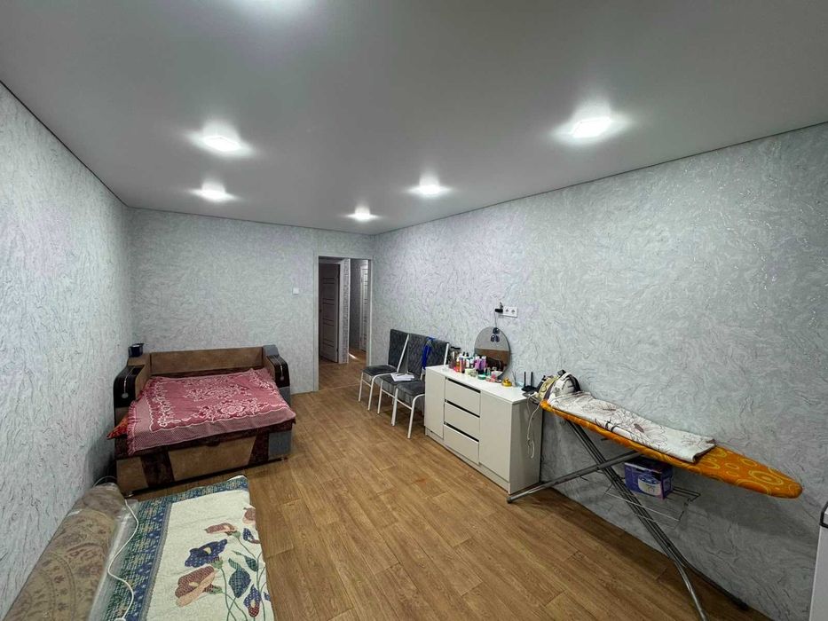 Продам 2 ку Ломоносова 17\3 2 этаж