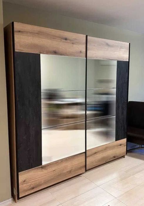 Двукрилен гардероб