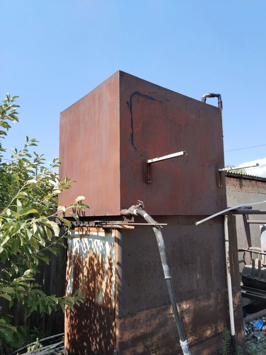 Продам металлический бак