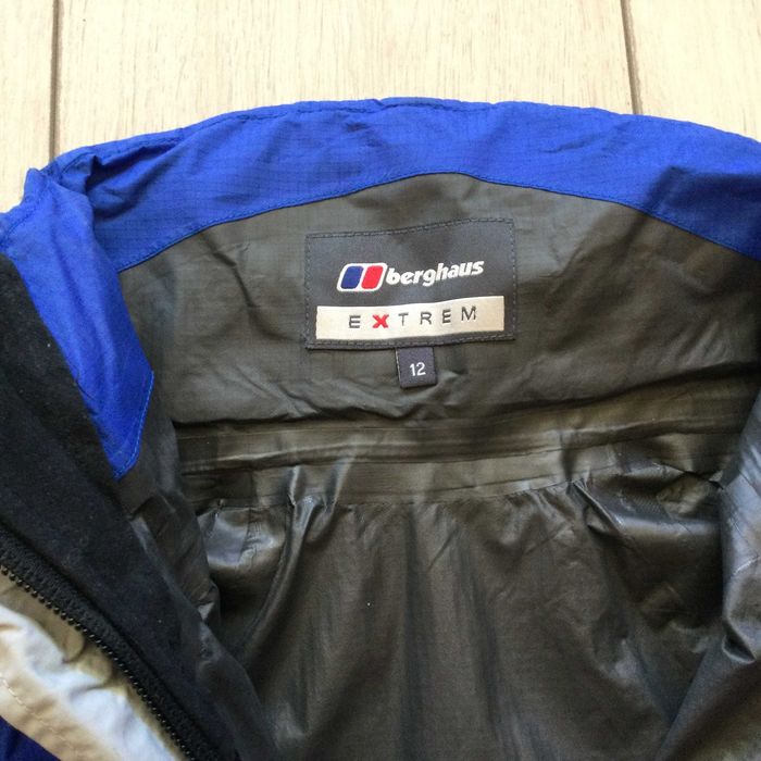 НОВА дамско синьо яке ветровка горнище BERGHAUS Goretex размер 12 / М
