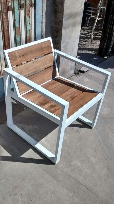 Градински мебели от дървен масив и желязо (маси, пейки, кресла)