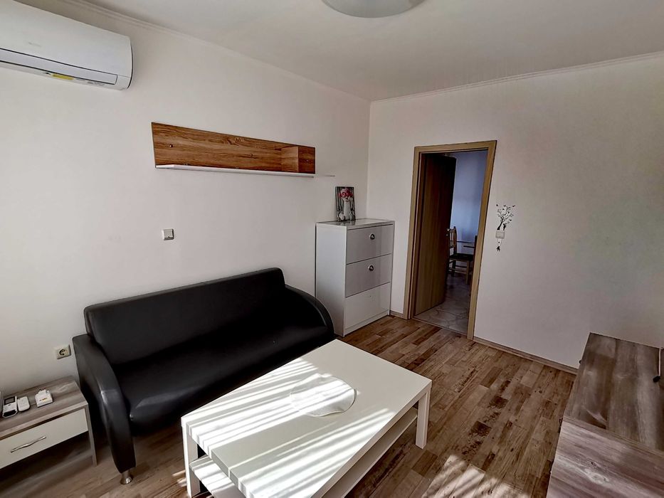 Дава се под наем Двустаен апартамент в Бургас, Славейков - 45 кв.м за 255 € - Снимка #1