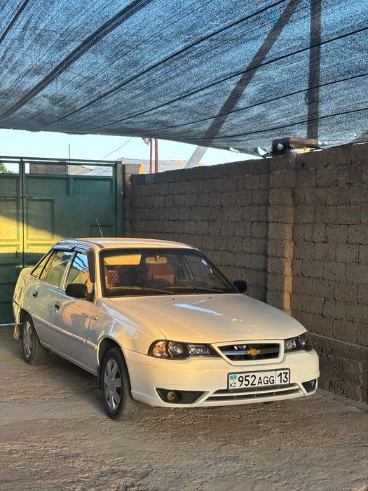 Продам машину Нексия 2