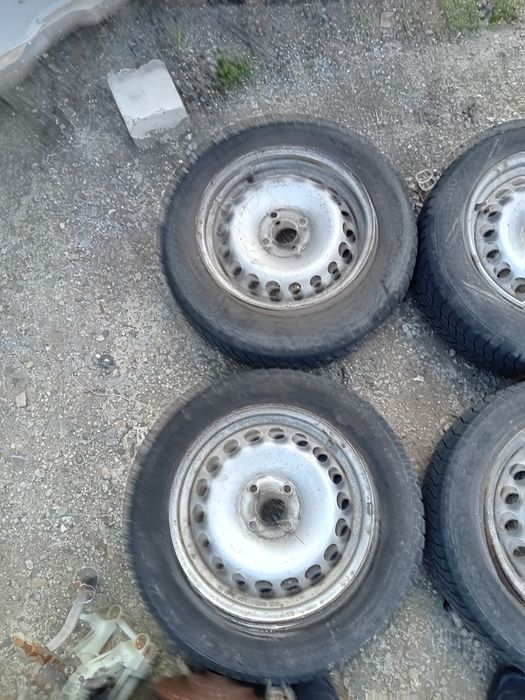 Джанти с гуми зимни 185/65/15 Dacia Дачия 200лв комплекта