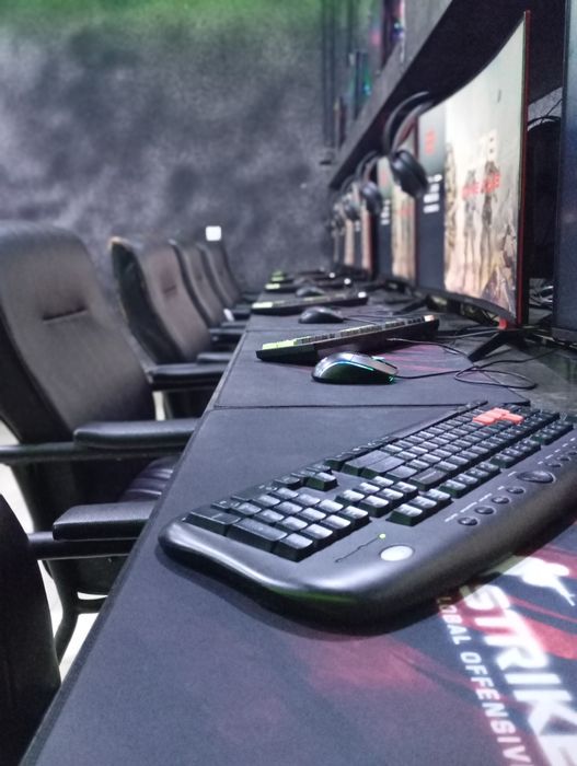 Game club sotiladi 12 dona kreslo stol loft kamplekt