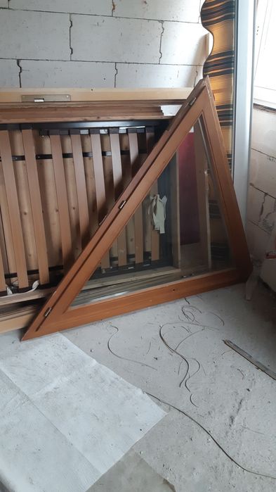 Ferestre di usi lemn sratificat