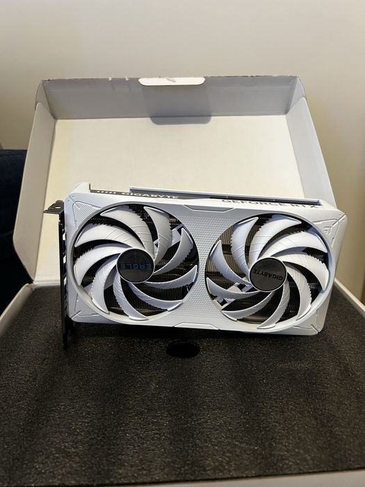 Placa video alba 5060 TI 8GB Gigabyte Eagle OC