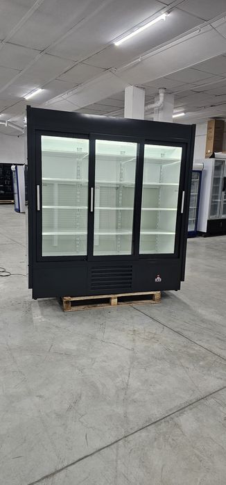 Хладилна витрина тройна 190 см