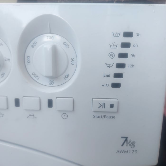 Пералня за вграждане Ariston AWM129