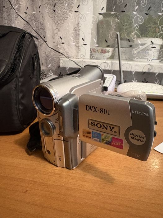 продам Sony DVX 801