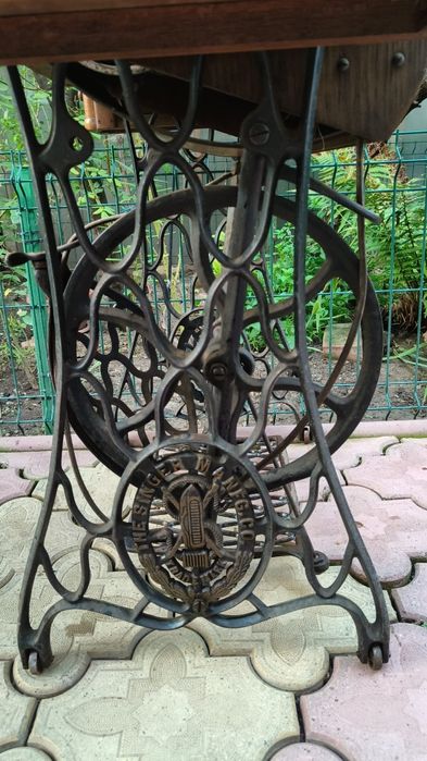 Masina de cusut Singer