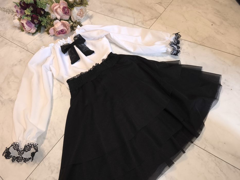 Sarafane și fustițe pentru scoala