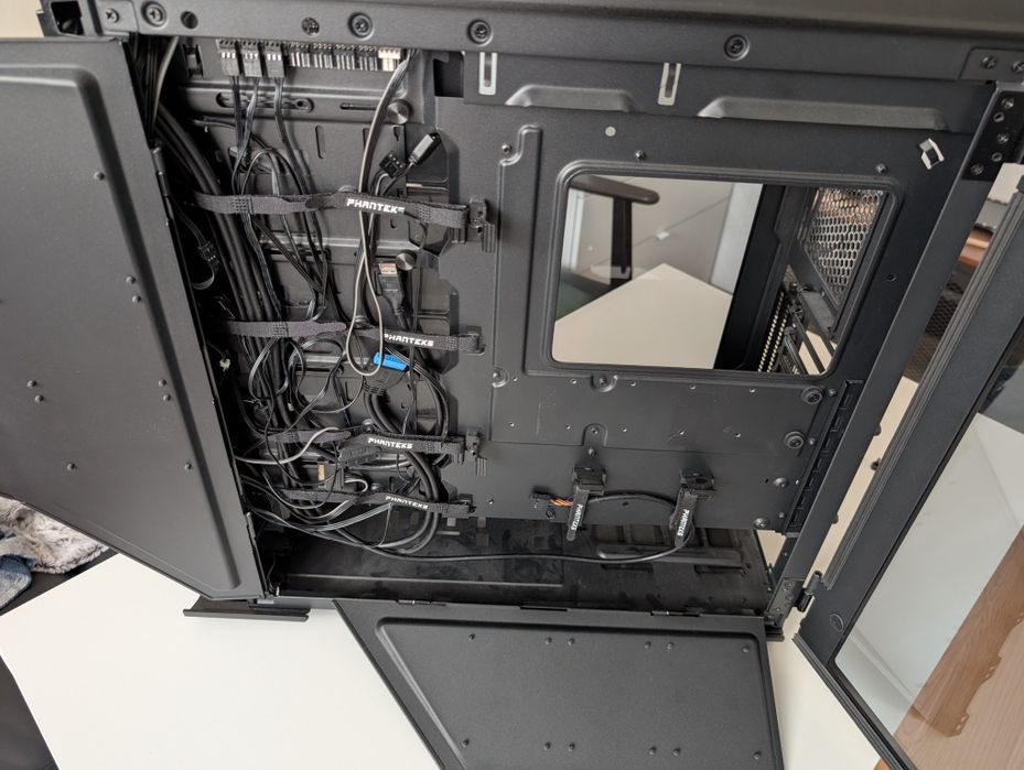 Компютърна кутия Phanteks Exolve X