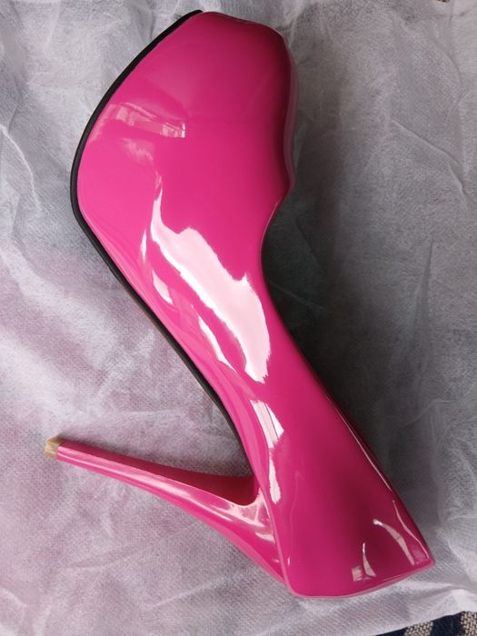 Pantofi roz cu toc