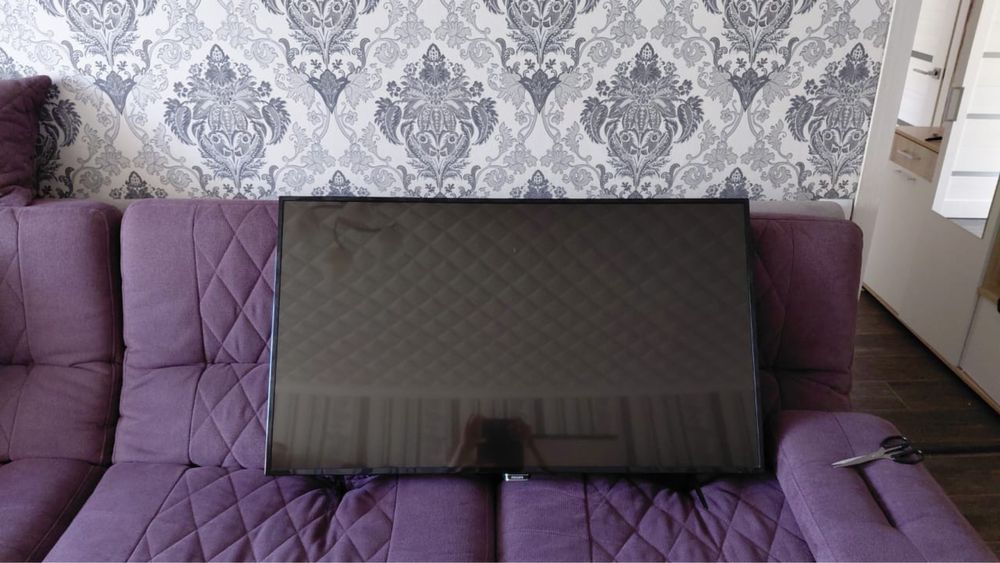 Телевизор philips продам