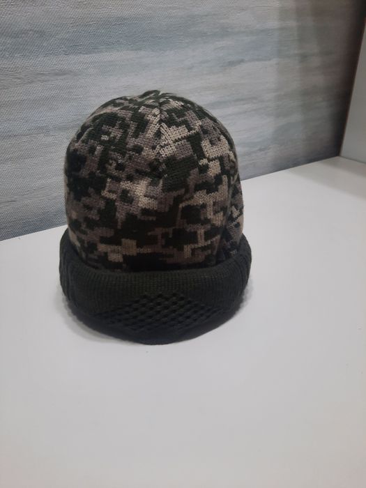 Теплая новая шапка 56-58 размер