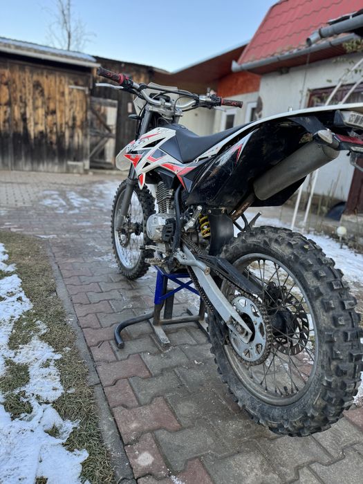 Motocicleta Beta RE125 4T