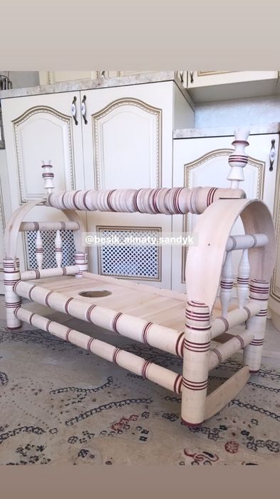 Бесиктер, Сандыктар, жасаулар