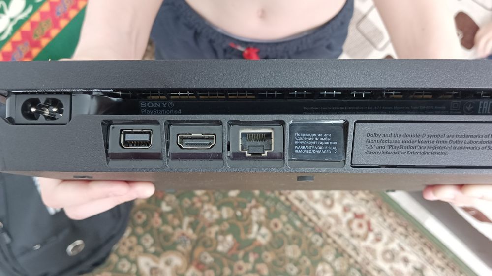 Продам PS4 slim 1td в отличном состоянии в Астане