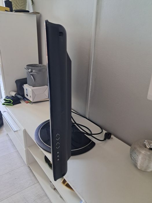 Vand TV , LG diagonala 81