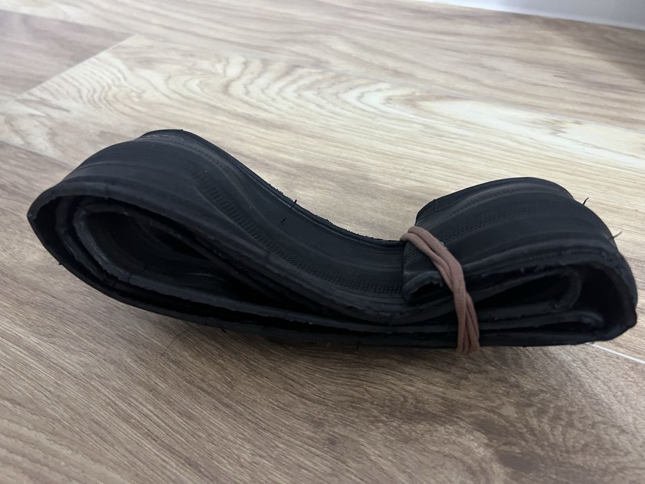 Покрышки от колесс вилосипеда