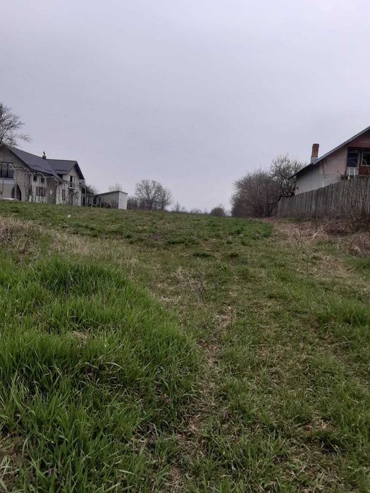 Darmanesti! Urgent! Vindem teren intravilan cu apa, gaze, lumina