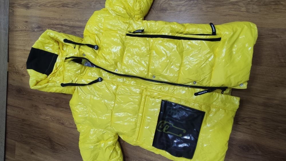 Продам куртка и тренч на 10-лет