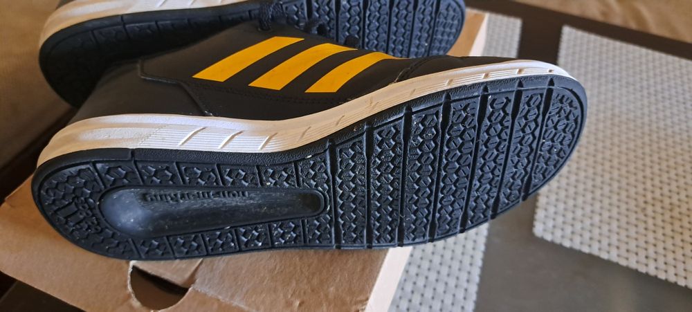 Оригинални маратонки adidass