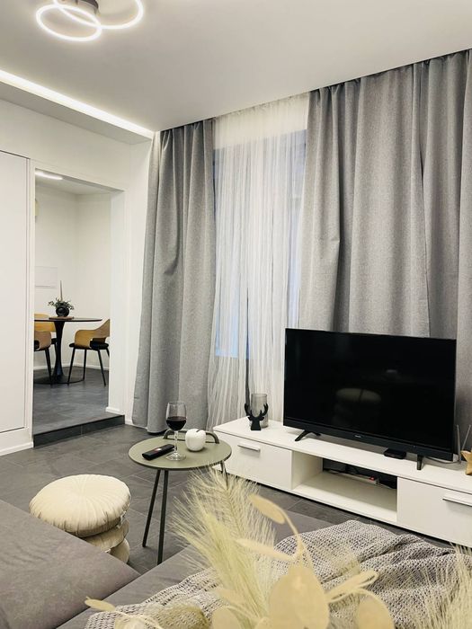 Дава се под наем Двустаен апартамент в Пловдив, Младежки Хълм - 55 кв.м за 445 € - Снимка #1