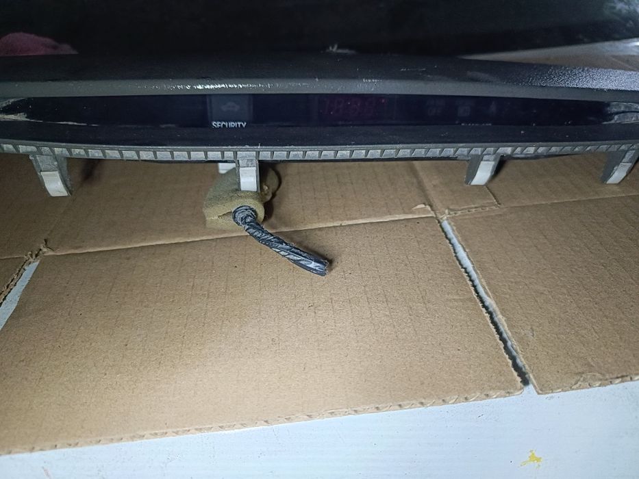 Часы на Toyota Camry 40