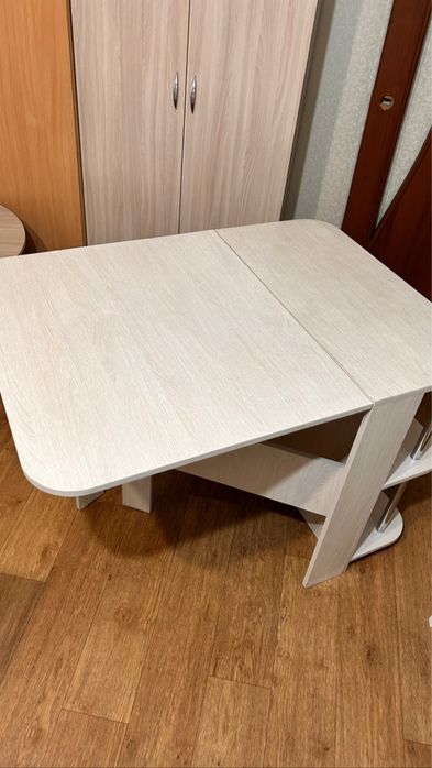 Продаю кухонный стол раскладной