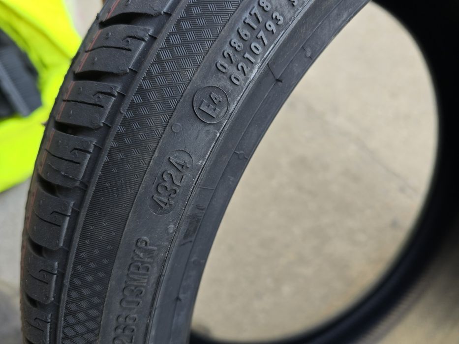 Anvelope de vara 235-35r19 Semperit