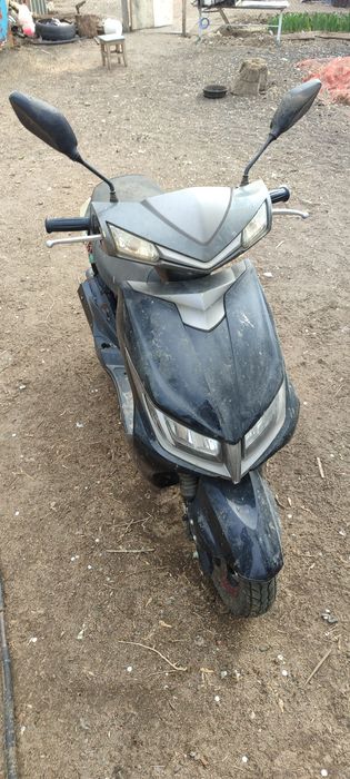 Продам мопед китайский М8