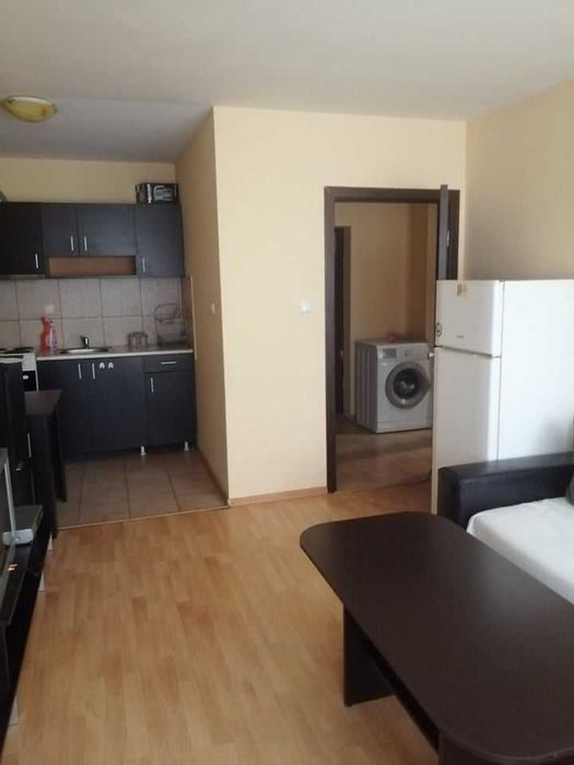 Дава се под наем Тристаен апартамент в Бургас, Славейков - 81 кв.м за 240 € - Снимка #2