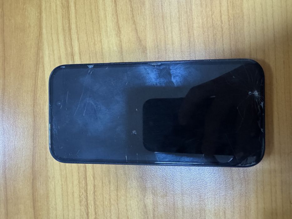 vand iphone 15 simplu