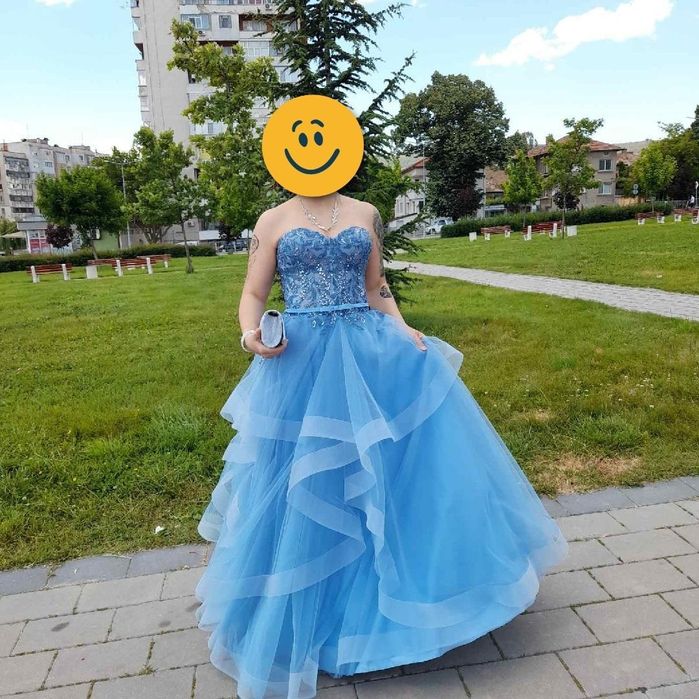 Синя бална рокля