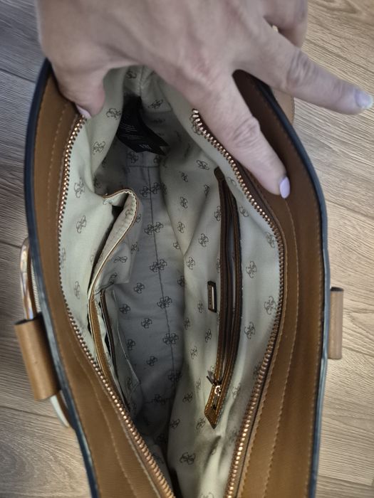 Употребявана чанта Guess
