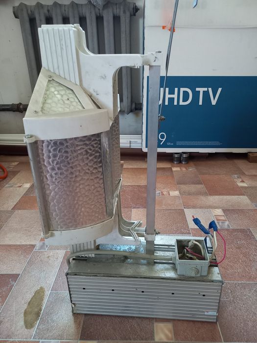 Продам Прожектор тепличны  тепловой