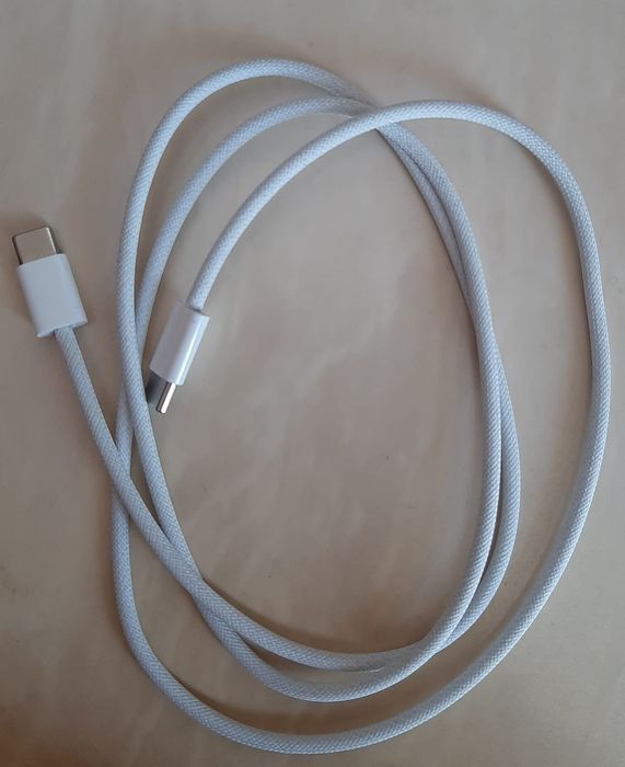 Продам оригинальный кабель Apple